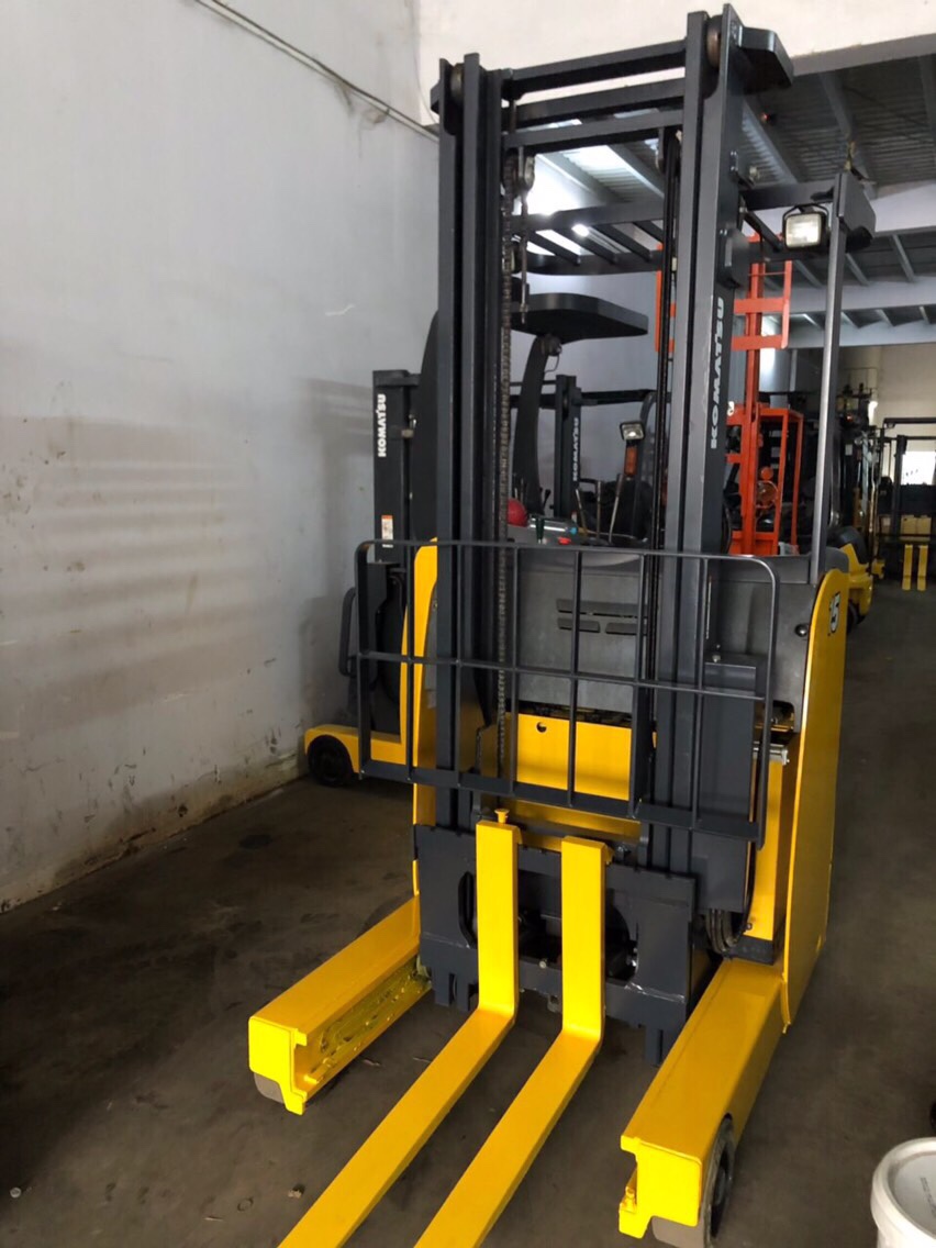 bán xe nâng điện cũ tại tphcm.jpg (206 KB)